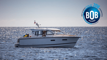 Boat in the water from a far distance