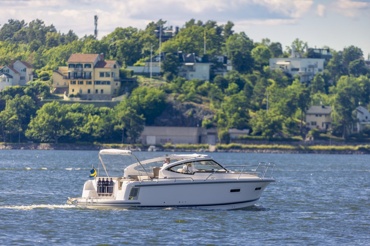 electric boats - e power- in water